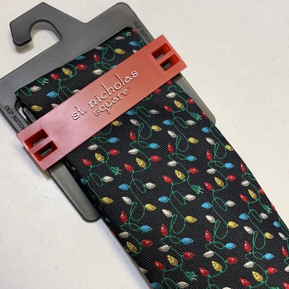 🎄 NWT St. Nicholas square Christmas Lights Themed Men’s Neck Tie. - Picture 3 of 8